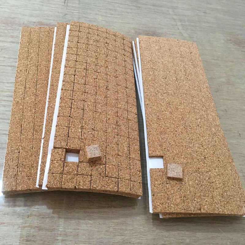 Pad di sughero autoadesivo naturale di spessore 1/8 pollici Pad di sughero per mobili per edifici interni